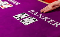 Baccarat im Online Casino.