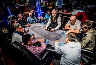 Pokerrunde im Card Casino