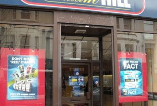 Wettbüro von William Hill in London