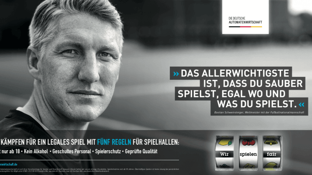 Ein Ausschnitt eines TV-Spots der deutschen Automatenwirtschaft mit Bastian Schweinsteiger.