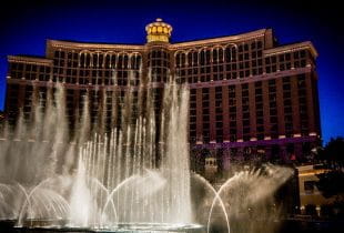 Das Bellagio Casino bei Nacht.