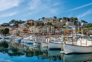 Der Hafen von Soller auf Mallorca.